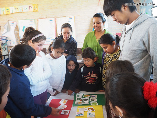 パラグアイSV2016：栄養教室の様子-子供たちが考えている様子